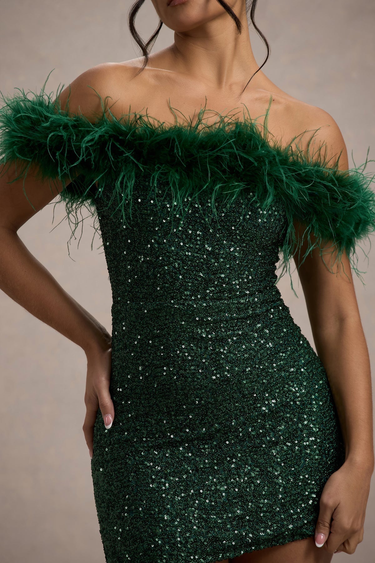 Noëlle™ | Robe à pailettes avec plumes